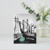 "Omlaag door het briefkaart van de rubbereend van (Staand voorkant)