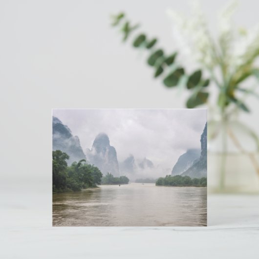 Omlaag in de Yangshuo-rivier Briefkaart (Staand voorkant)