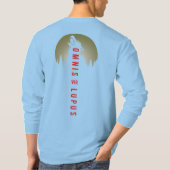 Omnis vir Lupus | Mannen met lange mouwen T-shirt (Achterkant)