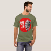 On-Air Radio Podcasting Microphone Podcast Lover T-shirt (Voorkant volledig)