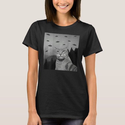 ON BACK PRINT   Cat  Taking Photo UFO Aliens T-shirt (Voorkant)