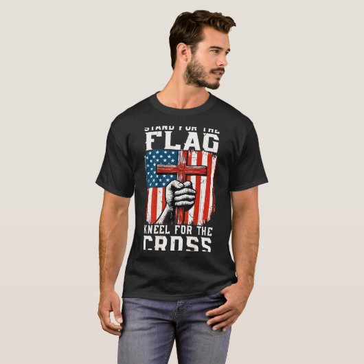 On-back Stand For Flag Kneel Cross Patriotic Chris T-shirt (Voorkant volledig)