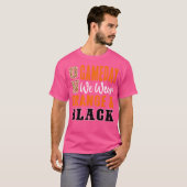 On Gameday Football We Wear Orange And Black Schoo T-shirt (Voorkant volledig)