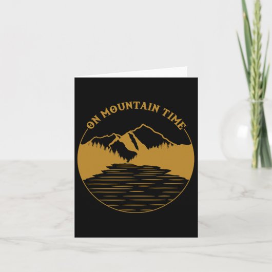 On Mountain Time - grappig wandel- en kampeercadea Kaart (Voorkant)