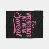 On Wednesdays We Wear Sweat Funny Workout Motivati Fleece Deken (Voorkant (Horizontaal))