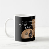 Onbekende keeshond en Knock Knock Jokes Koffiemok (Links)