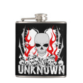 Onbekende stapel schedels met rode lammeren heupfles (Voorkant)