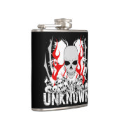 Onbekende stapel schedels met rode lammeren heupfles (Rechts)