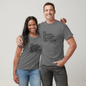 Onbekende tekst: ik heb twee kippen om verlamd te  t-shirt (Unisex)