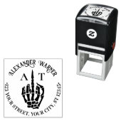 Onbeleende skelet hand middelste vinger naam init   zelfinktende stempel (In situ)