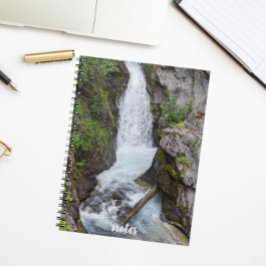 Onbevlekte waterval landschapsfoto notitieboek