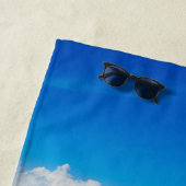 Onbewoond eiland in een tropische blauwe lagune strandlaken (In situ)