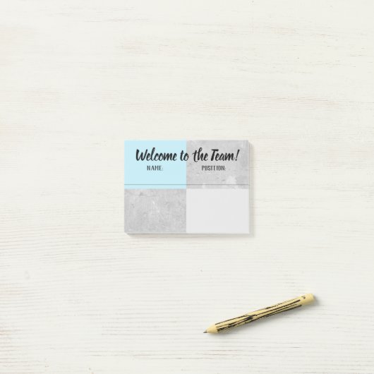 Onboarding verwelkomde nieuwe medewerker post-it® notes (Op bureau)