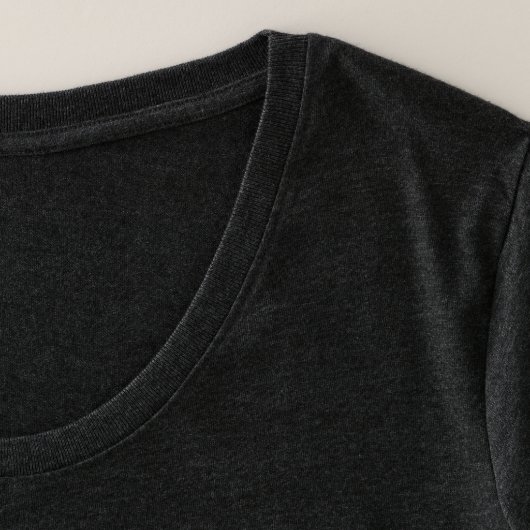 ONBREAKBARE (lang haar)...C Diff Grote Maat T-shirt (Detail - kraag)