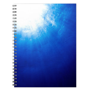 Onder blauwe, diepe duik notitieboek
