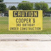 Onder bouwafval wordt elke dag een etmaal gesleurd spandoek (Insitu)