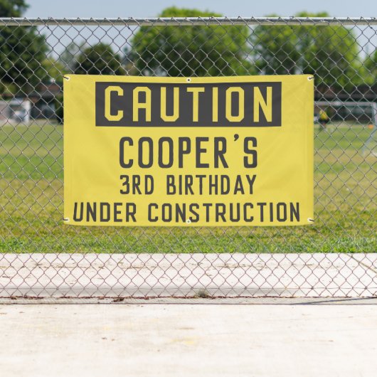 Onder bouwafval wordt elke dag een etmaal gesleurd spandoek (Insitu)