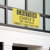 Onder bouwafval wordt elke dag een etmaal gesleurd spandoek (Buitenkant Gebouw)