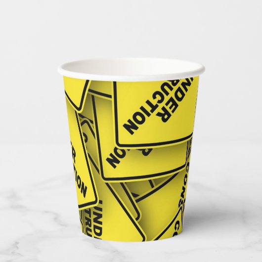 Onder constructietekens papieren bekers (Achterkant)