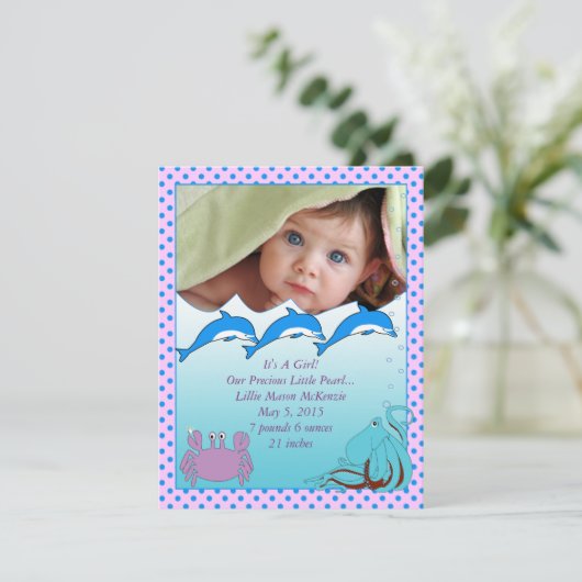 Onder de aankondiging van het Zee Baby Girl (Staand voorkant)