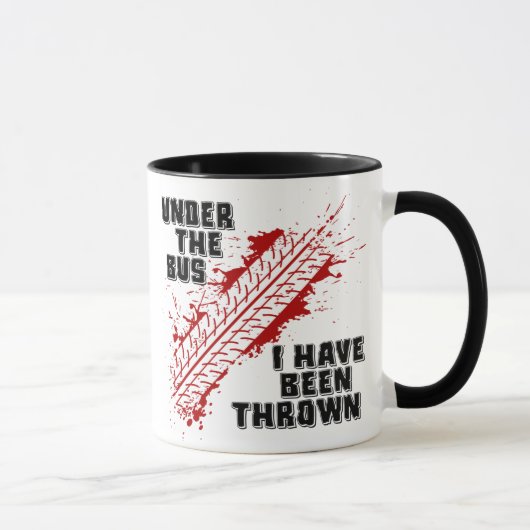 Onder de bus ben ik weggekropen. mok (Rechts)