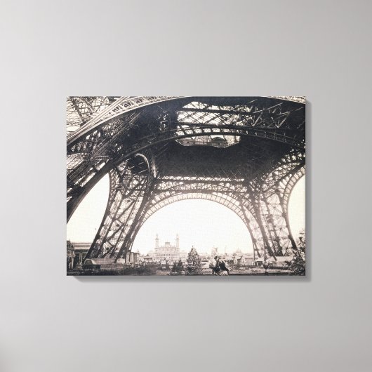 Onder de Eiffeltoren, vóór het stijgen, van 'L' Canvas Afdruk (Voorkant)
