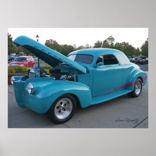 ONDER DE HOOD 1940 CHEVY POSTER (Voorkant)