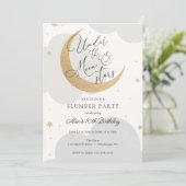 Onder de Maan en de Stars Slapepover Birthday Invi Kaart (Staand voorkant)