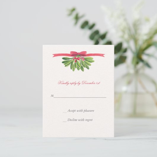 Onder de Mistletoe Wedding Reply Kaart (Staand voorkant)