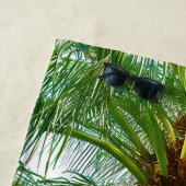 Onder de palmboom strandlaken (In situ)