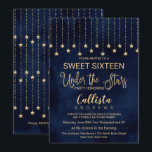 Onder de sterren Navy Blue Gold Sparkles Sweet 16 Kaart<br><div class="desc">Deze elegante en chique, "Under the Stars" typografie Sweet Sixteen verjaardagsfeestje uitnodiging is het perfecte ontwerp voor een prachtig buitenfeest. De uitnodiging is geschreven voor een dans- en dinerfeest, maar de formulering kan worden gewijzigd om een buitenfilm, barbecue of kampeerfeest of een ander type buitenfeest te beschrijven. Het beschikt over...</div>