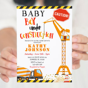 Onder de uitnodiging tot het Baby shower van het B