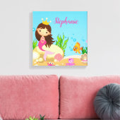 Onder de Zee Cute Brunette Mermaid Custom Name Canvas Afdruk (Insitu (Woonkamer))