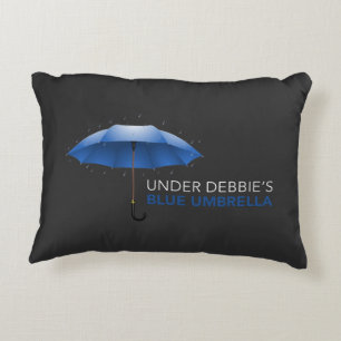 Onder Debbie's Blauwe Umbrella Accent Kussen