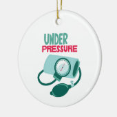 Onder druk keramisch ornament (Links)