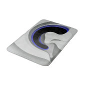 Onder het blauw: Abstract grijs, zwart & blauw Badmat (Gekanteld)