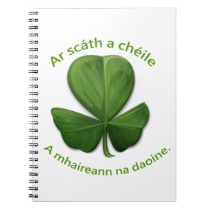 Onder het onderdak van elkaar overleven mensen notitieboek