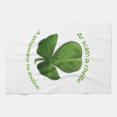 Onder het onderdak van elkaar overleven mensen theedoek (Horizontaal)