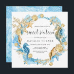 Onder het Zee Blue & Gold Sweet Sixteen Square Kaart<br><div class="desc">Geef dit aan onder het Zee Blue en Gold Sweet Sixteen Birthday Party Invitation kenmerken zeepaardjes,  zeepaardvissen,  schelpen en koraalriffen. Klik op de bovenstaande link Verdere aanpassingen aanpassen voor een geavanceerdere aanpassing van dit ontwerp. Overeenkomende objecten zijn ook beschikbaar.</div>
