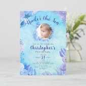 Onder het Zee Blue Photo Boy's 1st Birthday Party Kaart (Staand voorkant)
