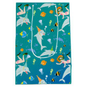 Onder het zee dolfijnen en meisje Verjaardagsfeest Medium Cadeauzakje (Achterkant)