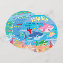 Onder het Zee is de vierde verjaardag van de haaie