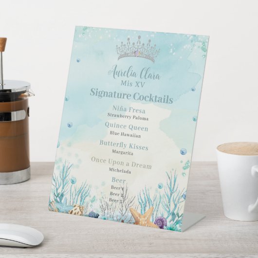 Onder het Zee Quinceanera Cocktails Bar Menu Reclamebord Met Voetstuk (Insitu)
