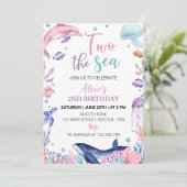 Onder het Zee Turtle Dolphin Verjaardagsuitnodigin Kaart (Staand voorkant)
