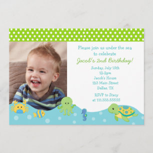 Onder het Zee worden aangepaste uitnodigingen op d