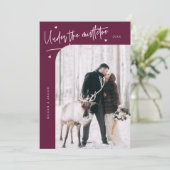 Onder Mistletoe Forever Pas getrouwd Foto Cranberr Feestdagenkaart (Staand voorkant)