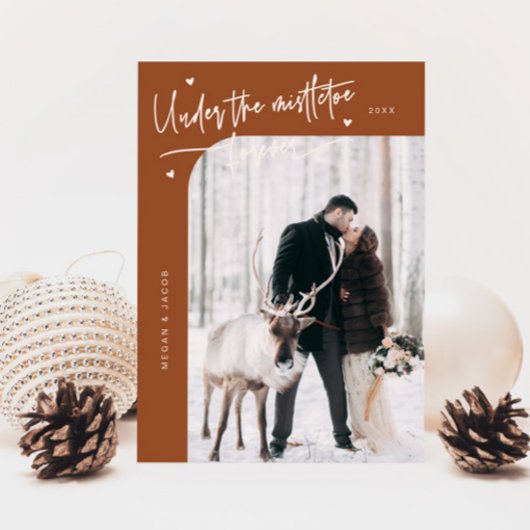 Onder Mistletoe Forever Pas getrouwd Foto Terracot Feestdagenkaart