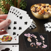 Onder paraplu: romantisch stel dat kust in de rege pokerkaarten (Insitu)