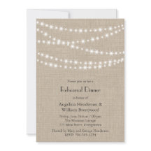 Onder Twinkle lampjes op Burlap Rehearsal Dinner