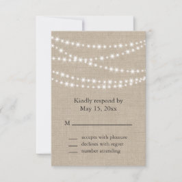 Onder Twinkle lampjes op Burlap RSVP Kaart
